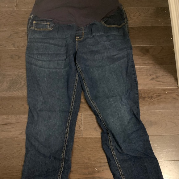 Old Navy Maternity Skinny Jeans - Picture 1 of 2